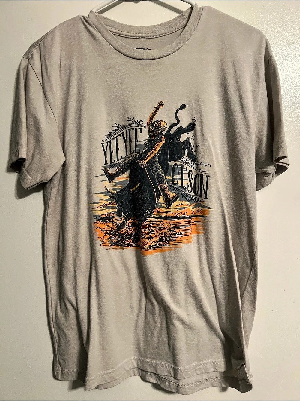 Yee Apparel Co. Graphic Short Sleeve Tee Size Medium